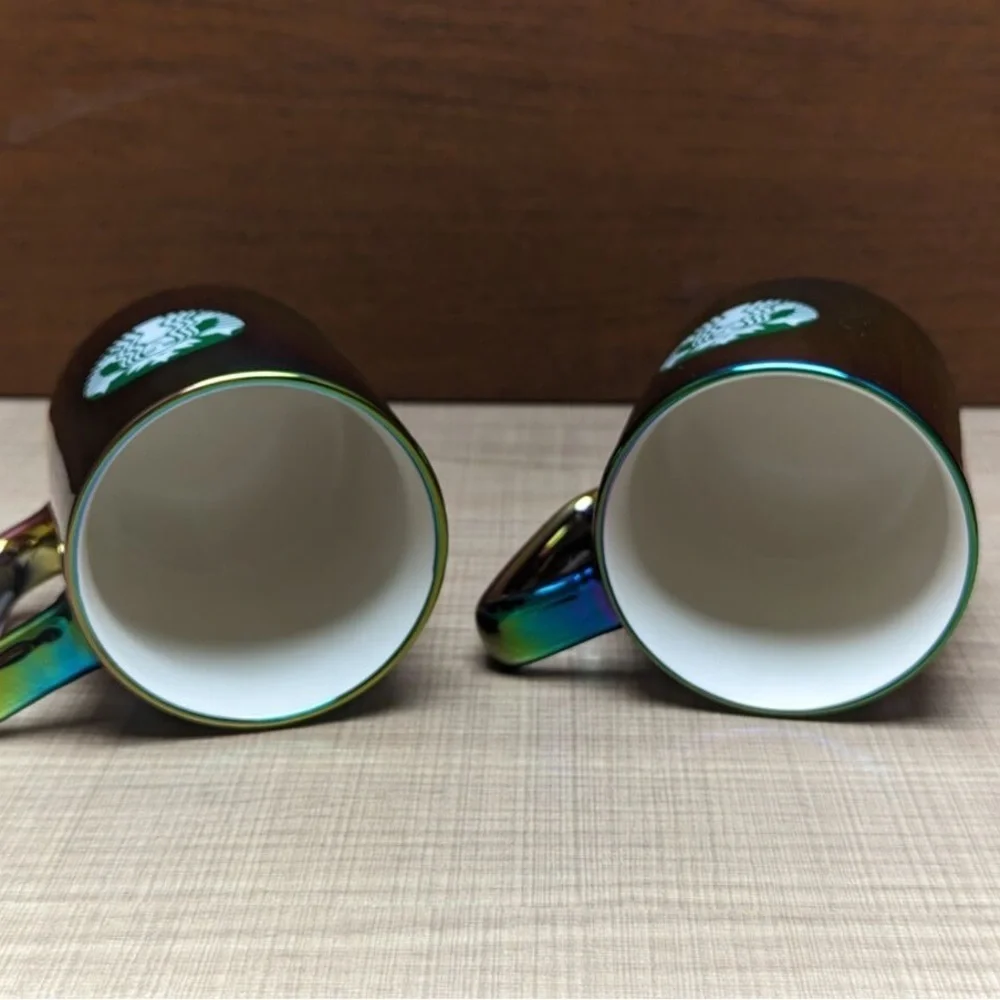 Starbucks set rainbow